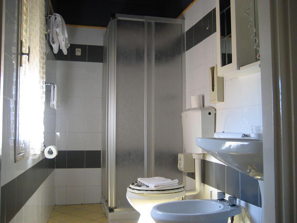 Hotel Duarte Bordighera Bagian luar foto