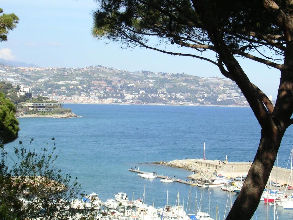 Hotel Duarte Bordighera Bagian luar foto